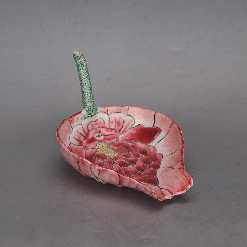 清光緒パステル彫刻です 景徳鎮 陶磁器 装飾品 現代工芸品美術品 置物