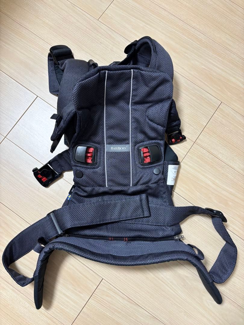 ち*う様 値下げ中！　【美品】ベビービョルン 抱っこ紐 ONE KAI Air