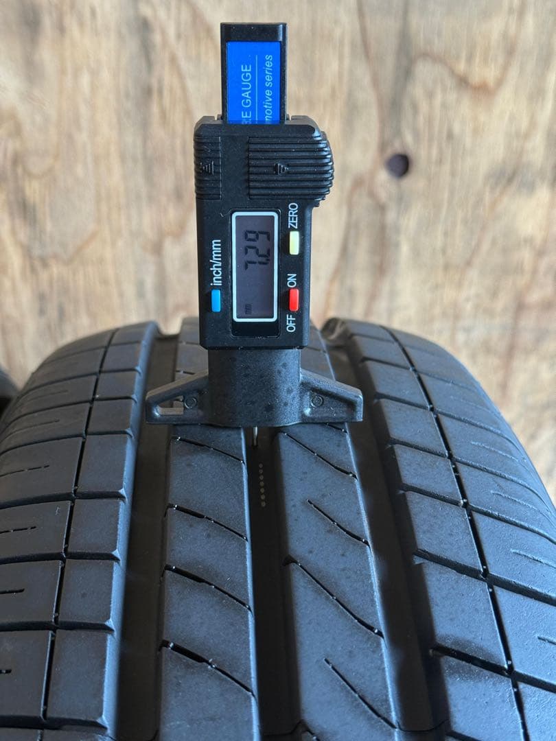 タイヤ・ホイール (526)(1)185/65R15 MARQUIS CST MR61