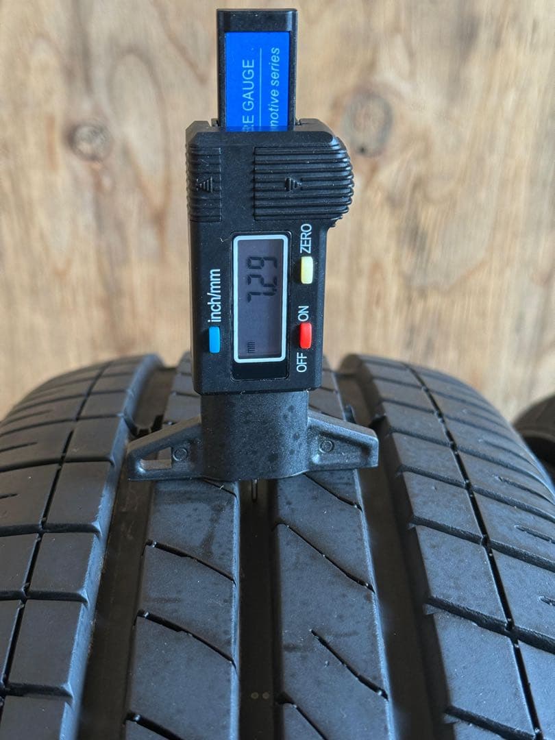 タイヤ・ホイール (526)(1)185/65R15 MARQUIS CST MR61