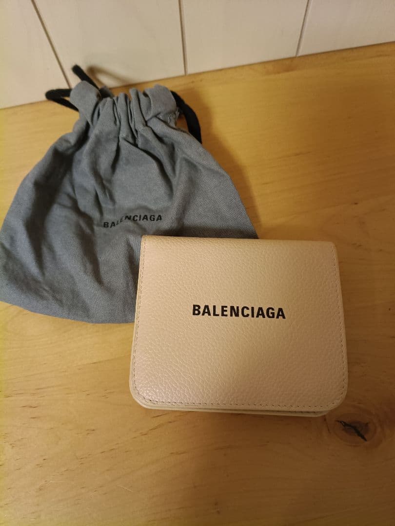 BALENCIAGA 二つ折り財布 保存袋付き