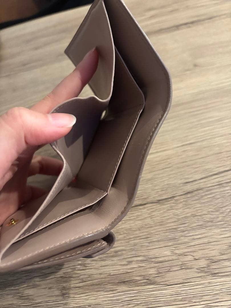 リ*コ様 え*！様 PRADA 三つ折り財布　ピンクベージュ