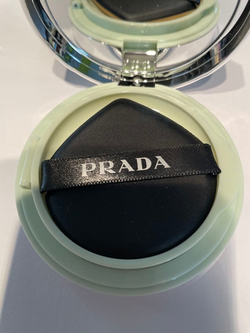 PRADA LN25 クッションファンデーション