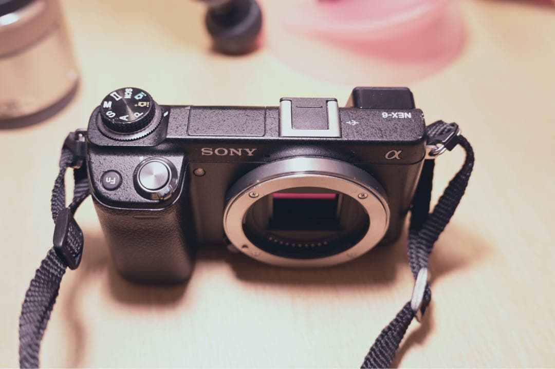 SONY NEX-6 ミラーレスカメラ レンズキット + ケース