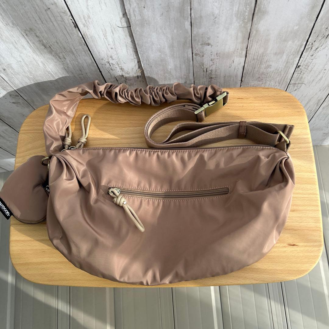 【美品】OUTDOOR ✖️LEEボディバッグ　カフェラテ