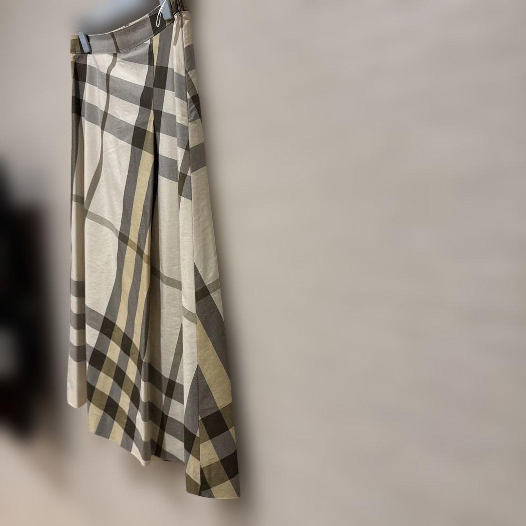 Burberryフレアスカート春夏