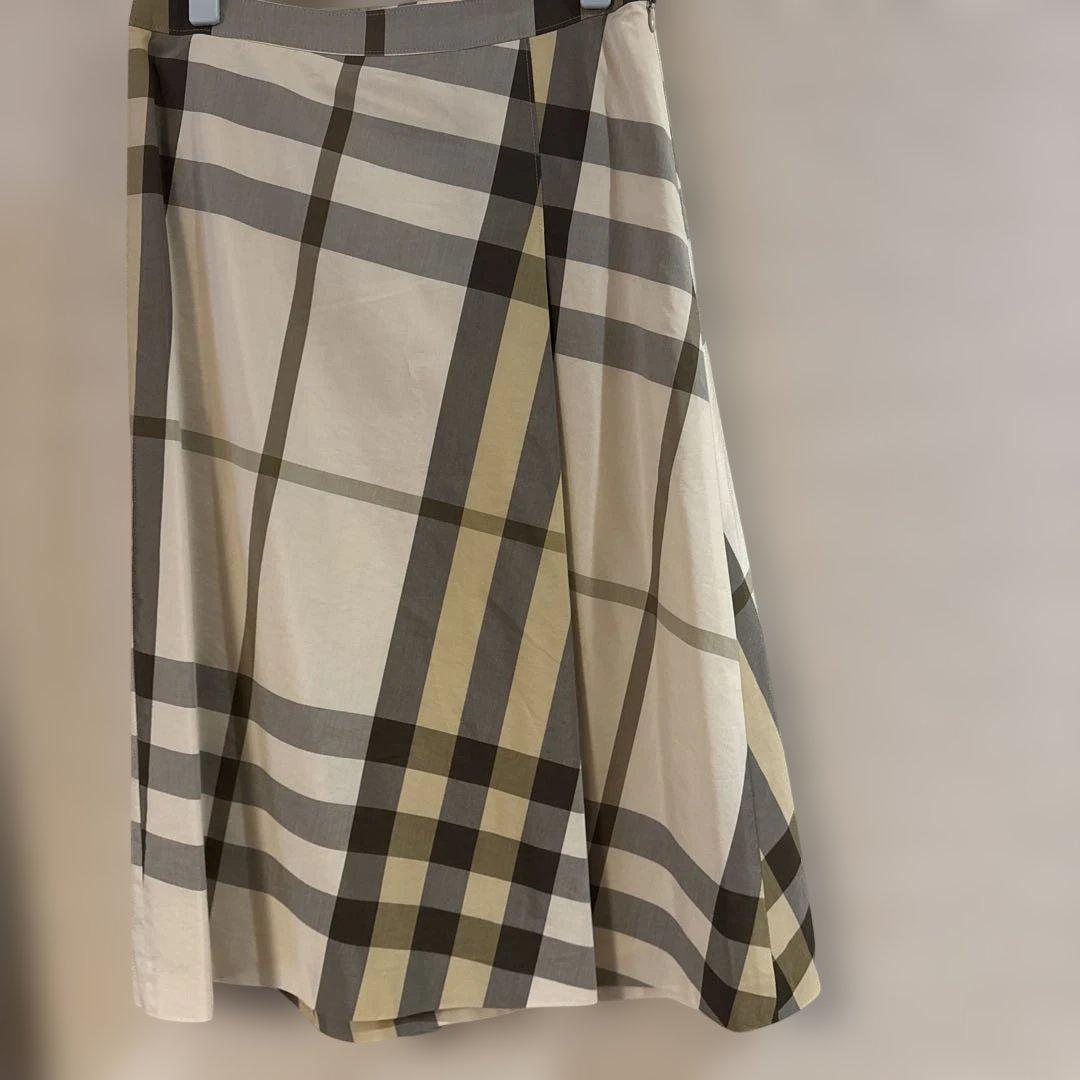 Burberryフレアスカート春夏