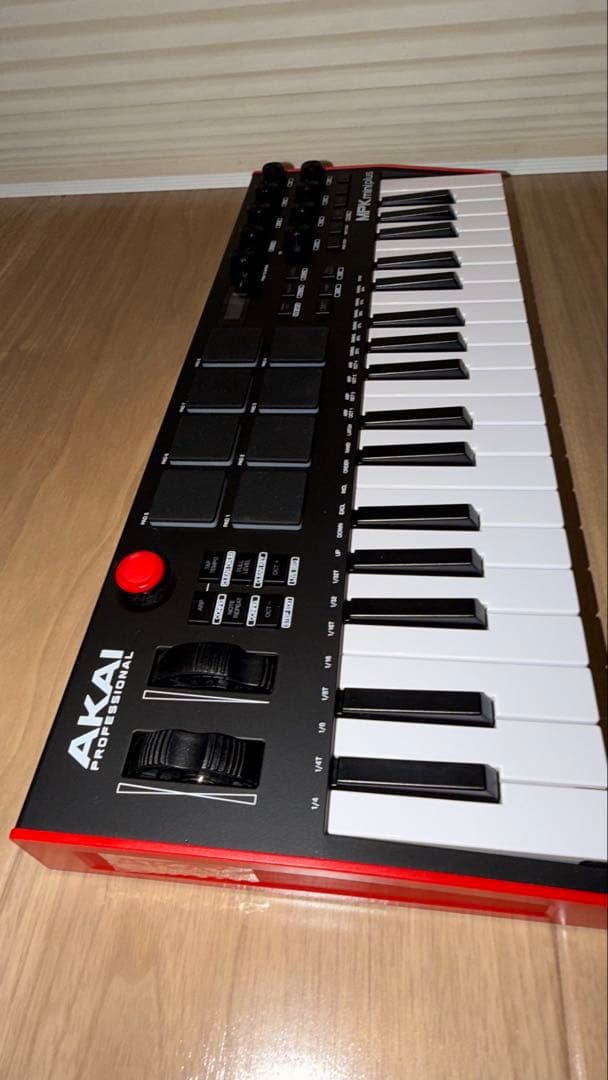 美品‼️AKAI MPK mini Plus 37鍵 MIDIキーボード