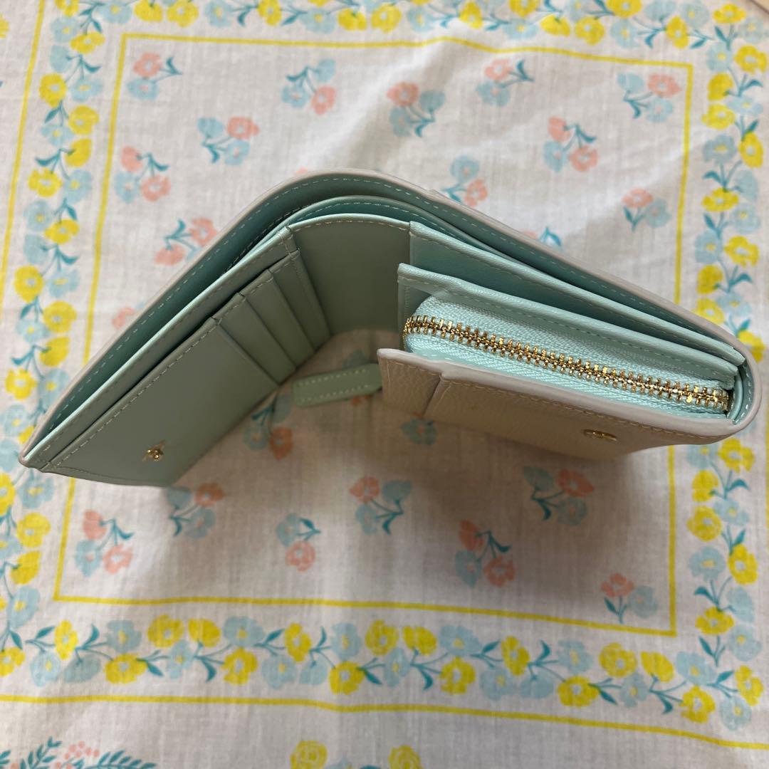 ほぼ新品　agnès b. 二つ折り財布