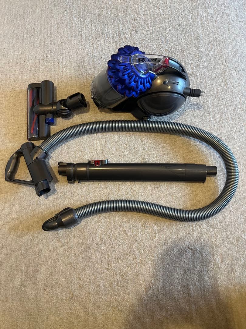 キャニスター掃除機 サイクロン式　DC63