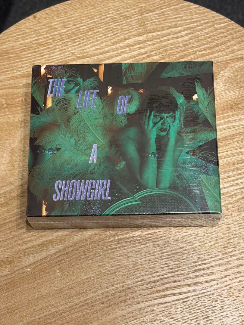 The Life Of A Showgirl デラックス限定盤CD