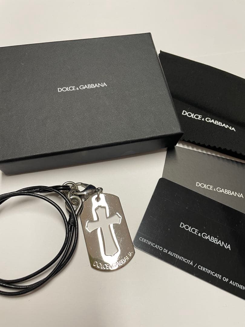 【美品】DOLCE&GABBANAドルチェ&ガッバーナ　クロスプレートネックレス