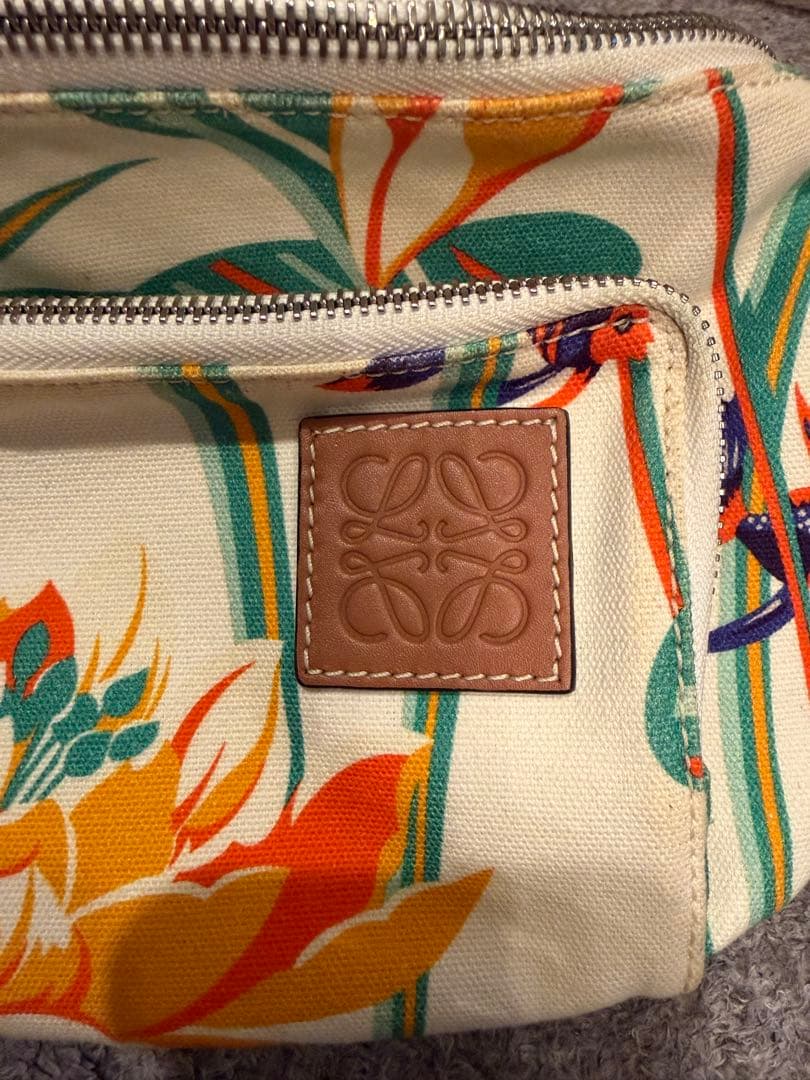 LOEWE 花柄 ボディバッグ