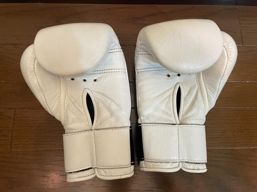 【再値下げしました】Winning ボクシンググローブ ホワイト 8oz