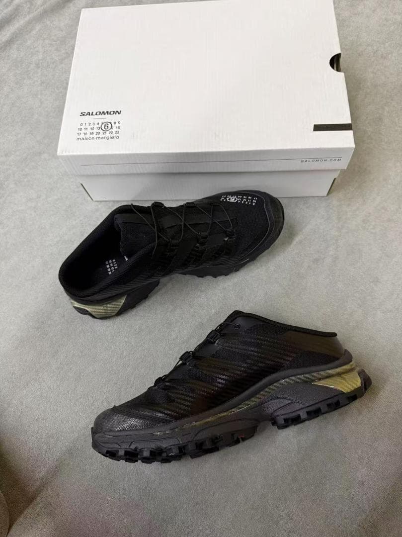 美品MM6 × Salomon XT-4トレイルランニング スニーカー ブラック
