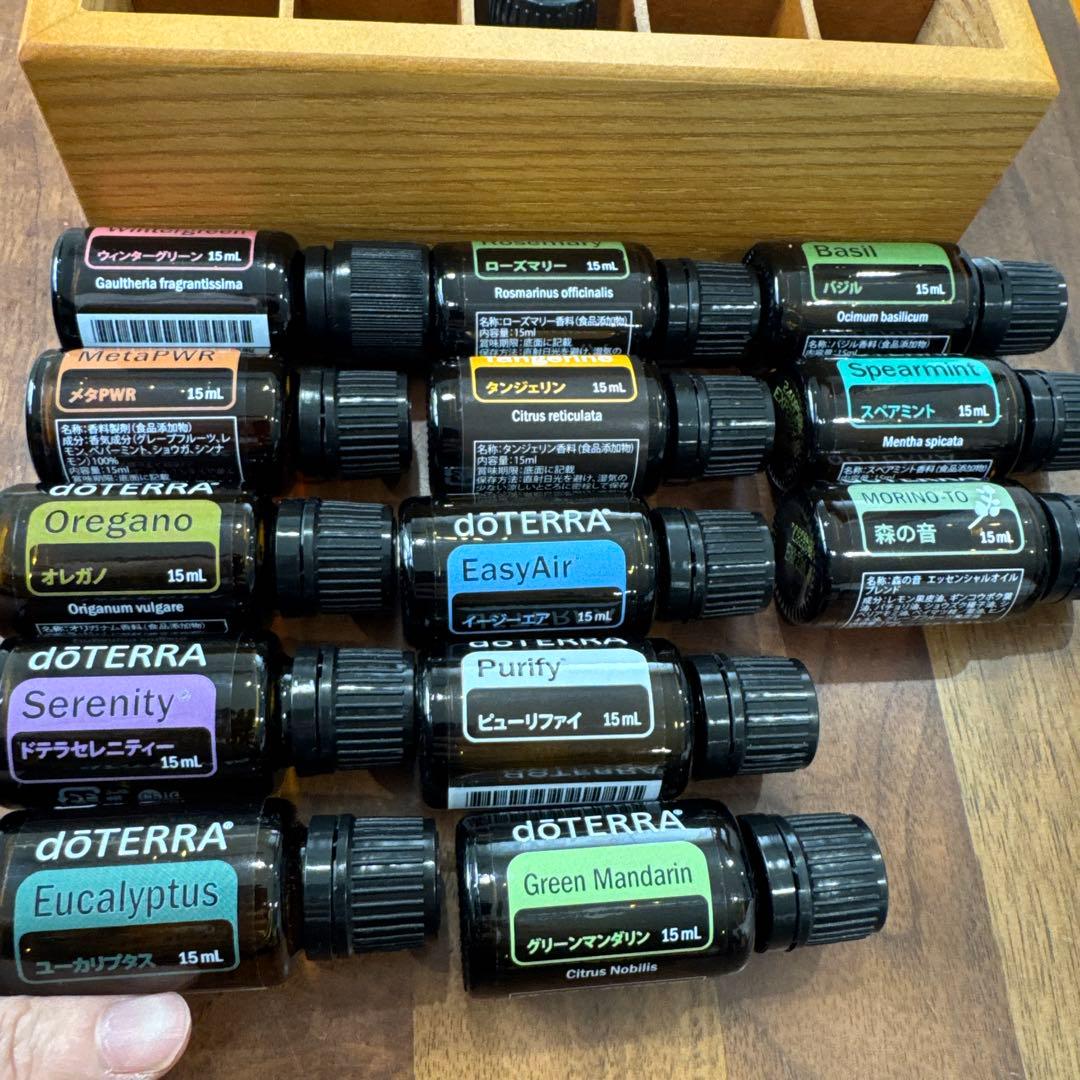 doTERRA エッセンシャルオイルセット 28本　ウッドボックス付き