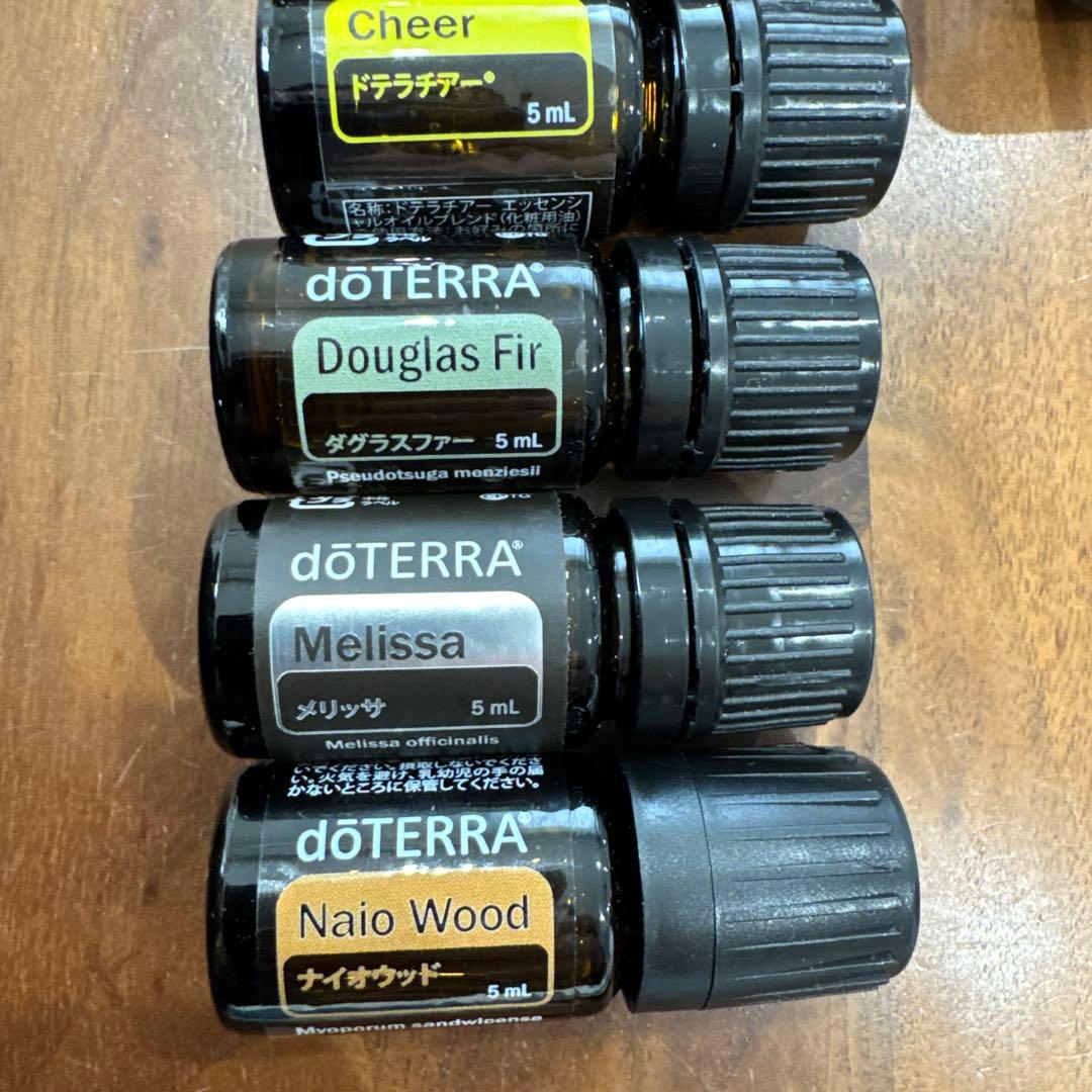 doTERRA エッセンシャルオイルセット 28本　ウッドボックス付き