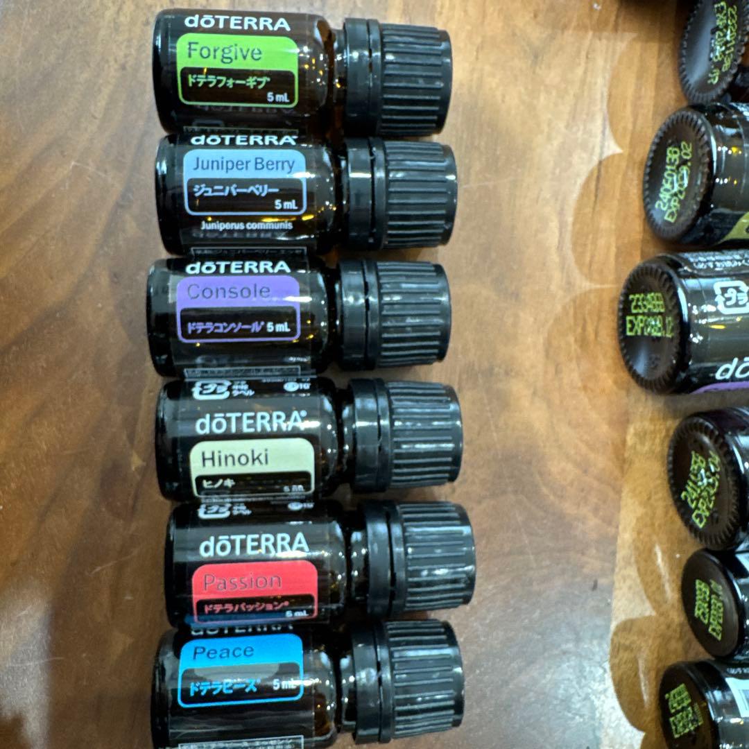 doTERRA エッセンシャルオイルセット 28本　ウッドボックス付き
