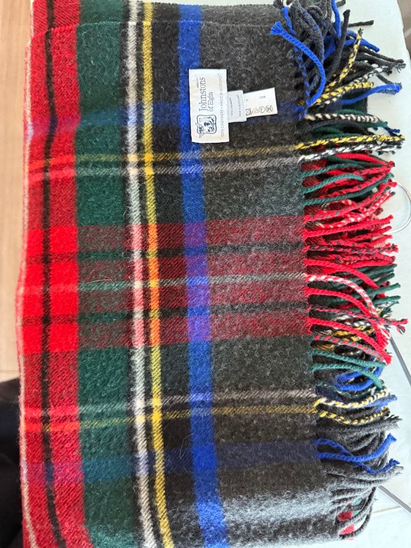 Johnstons of Elgin 大判チェックストール