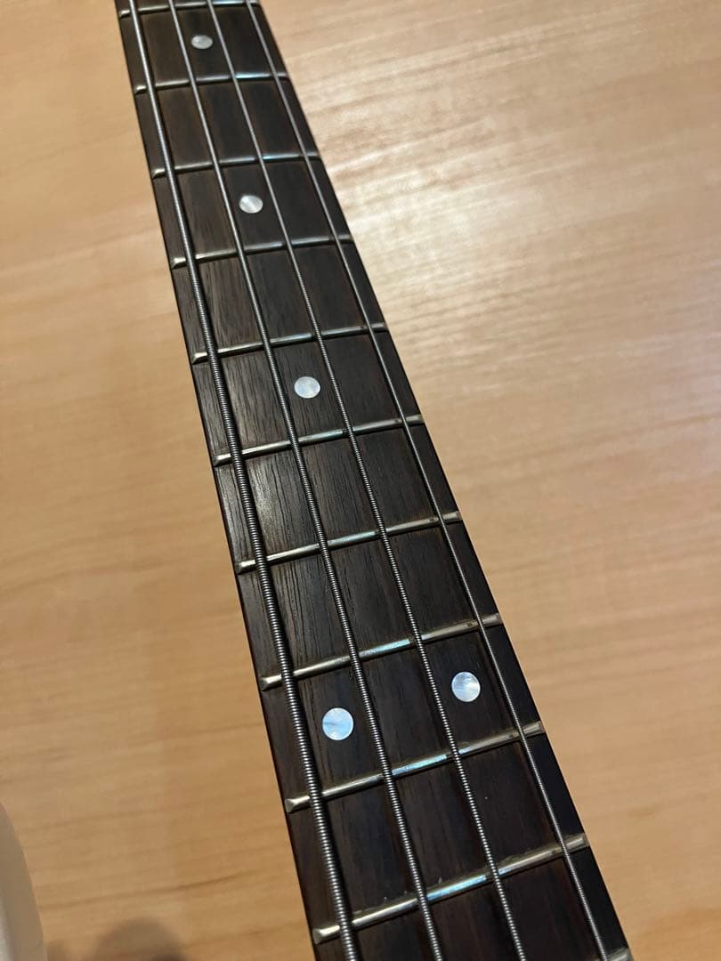 ベース Squier by Fender Mustang Bass