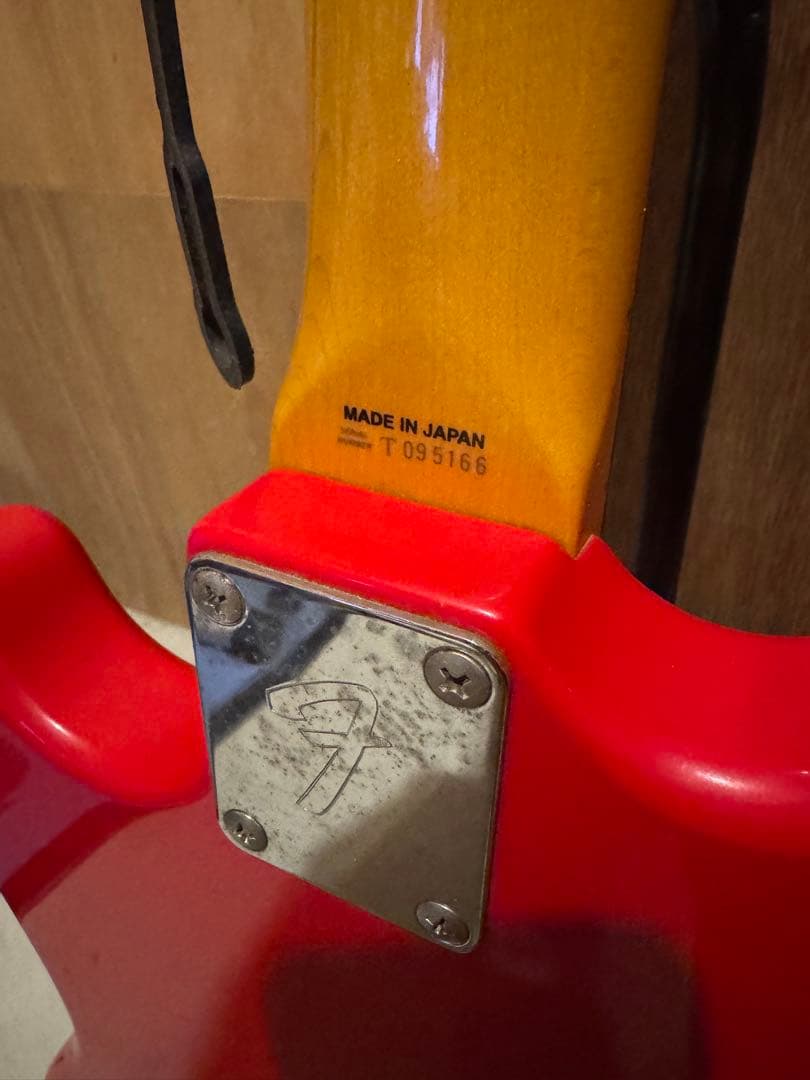 Fender（フェンダー）　ムスタング　エレキギター　赤