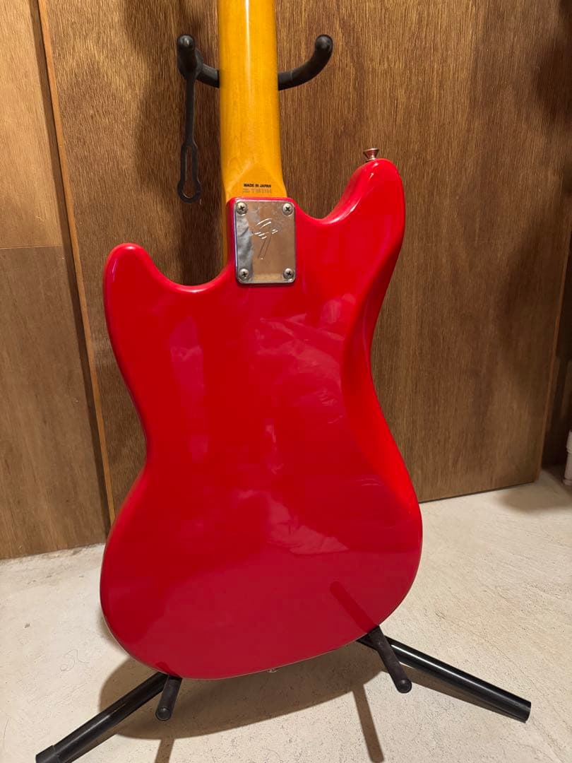 Fender（フェンダー）　ムスタング　エレキギター　赤