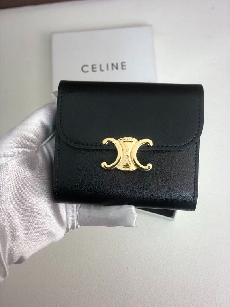 CELINE トリオンフ 三折り財布 ブラック ゴールド金具