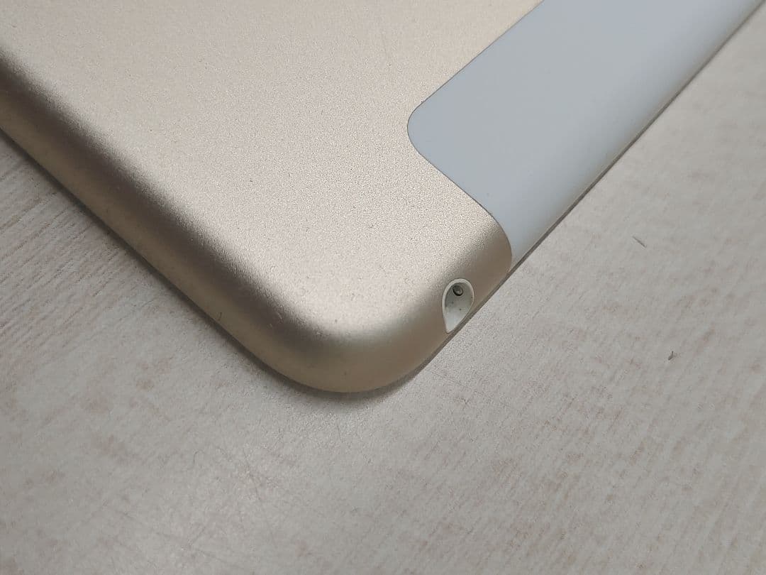 iPad Air 2 32GB A1567 MNVR2J/A ソフトバンク