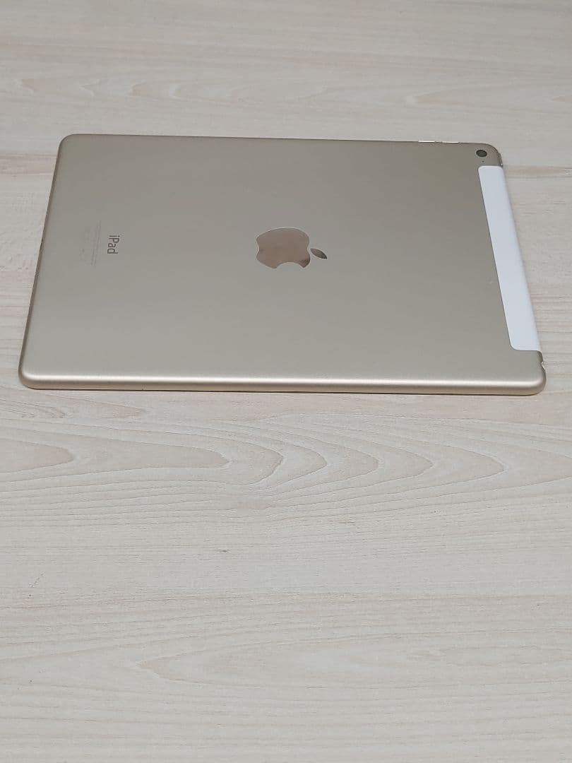 iPad Air 2 32GB A1567 MNVR2J/A ソフトバンク