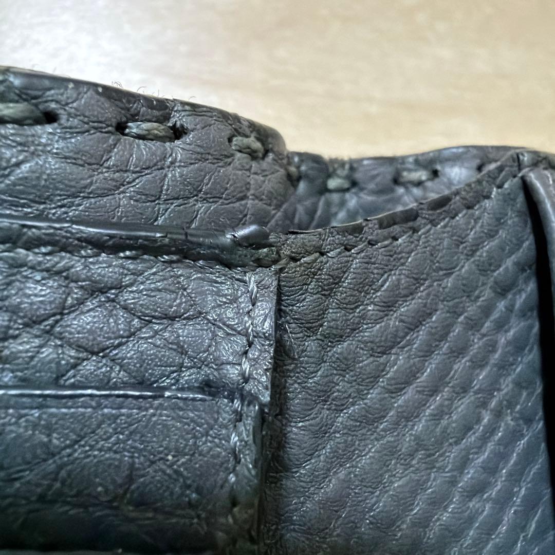 V*y様 FENDI ダークグレー 三つ折り財布　セレリア