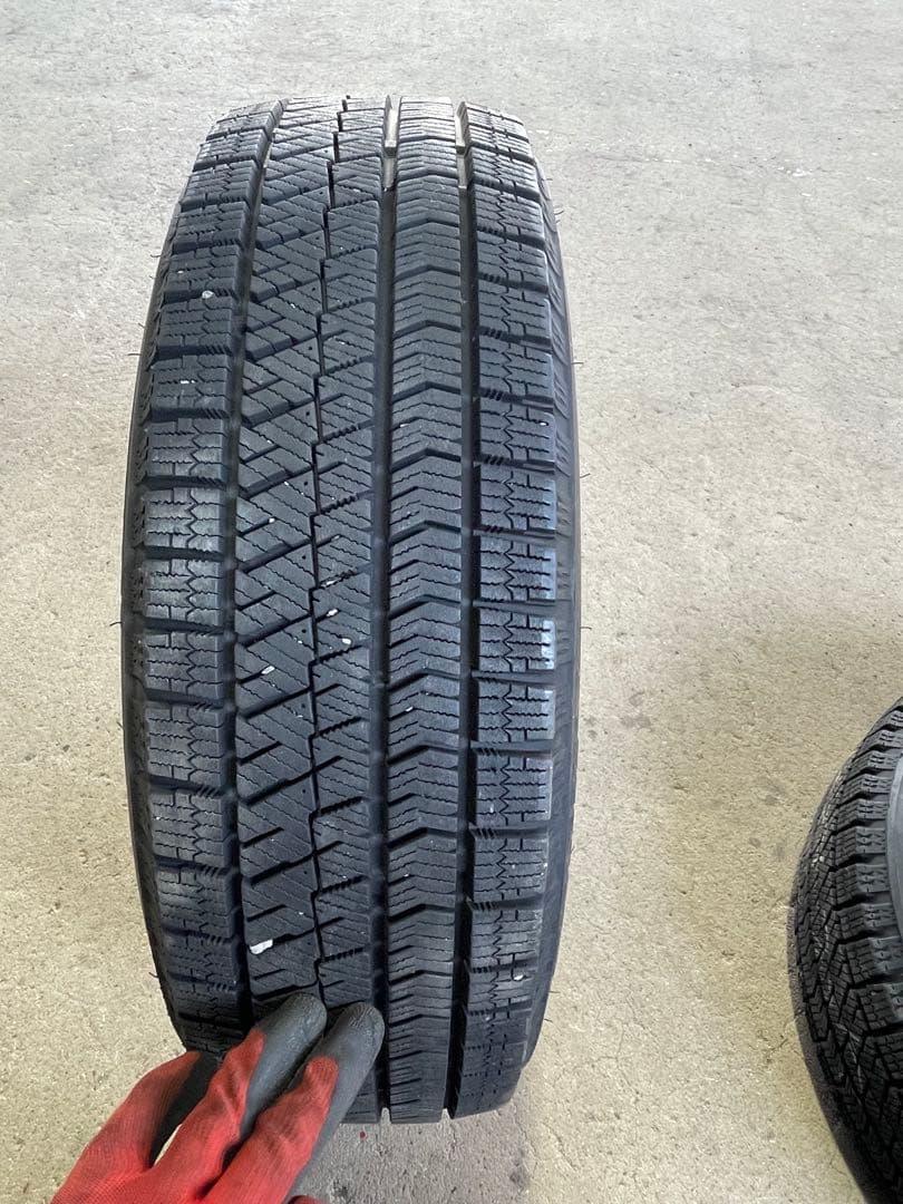 ✦送料込✦ブリヂストン　スタッドレスタイヤ　VRX2 175/65R15 2本