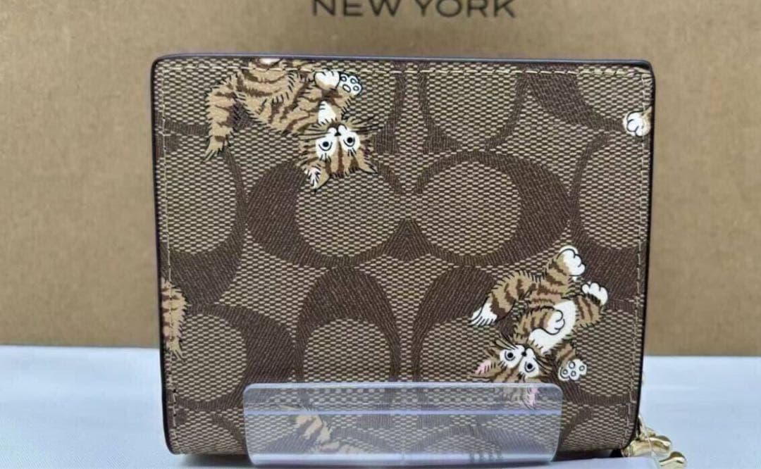 COACH 猫のイラスト 二つ折り財布