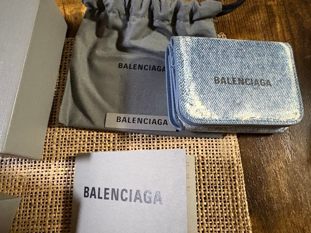2023年春夏限定 BALENCIAGA デニム三つ折り財布
