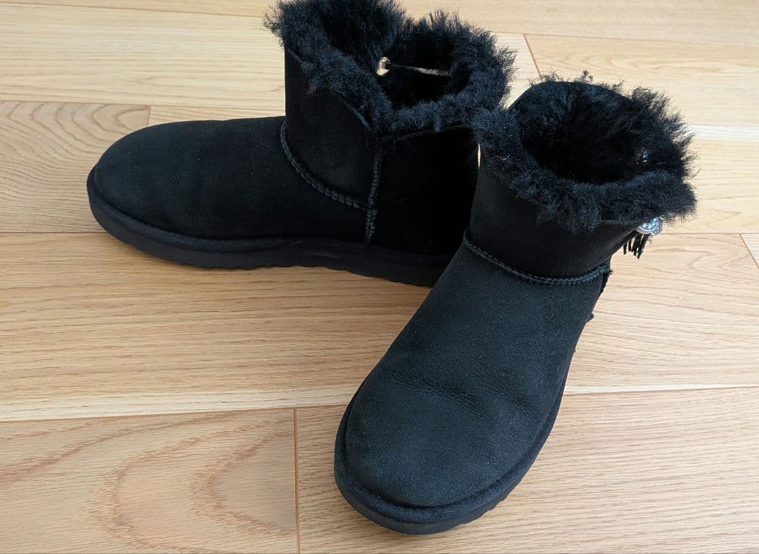 ファー付きショートブーツ UGG JOSEY