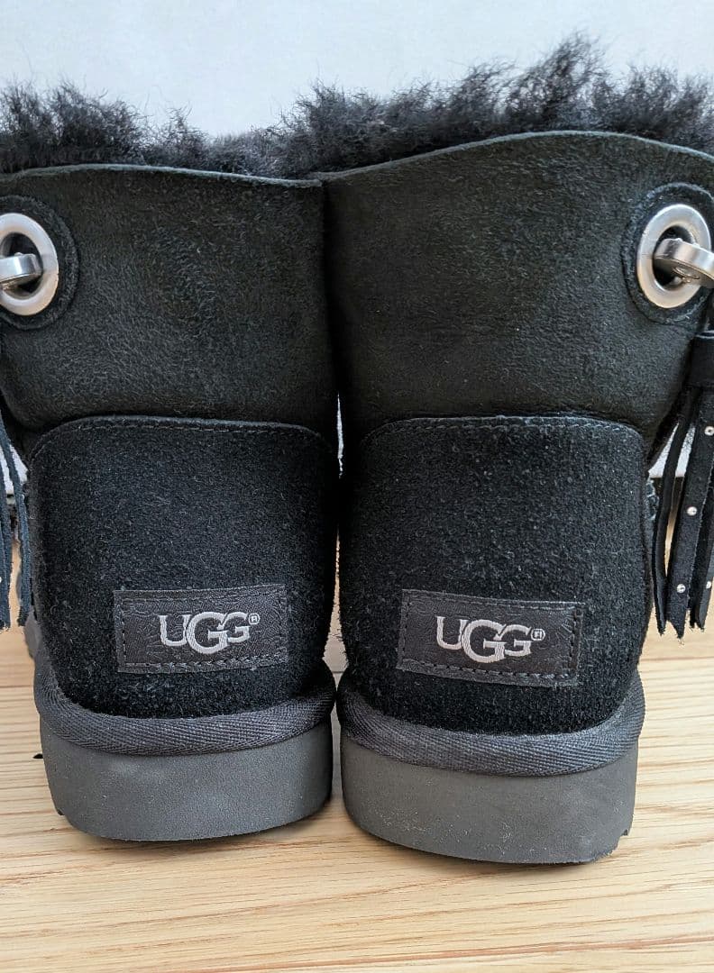 ファー付きショートブーツ UGG JOSEY