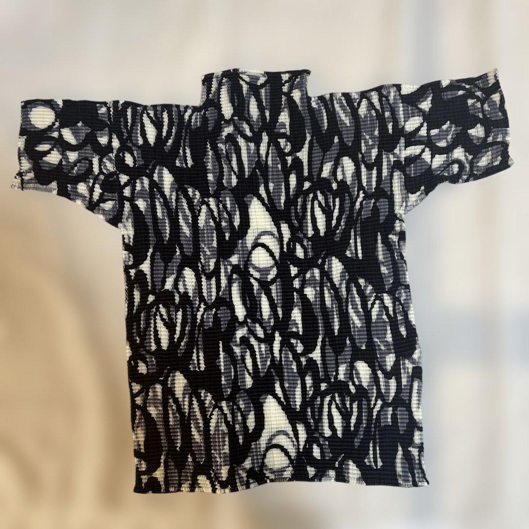 ISSEY MIYAKE 半袖Tシャツ 抽象柄