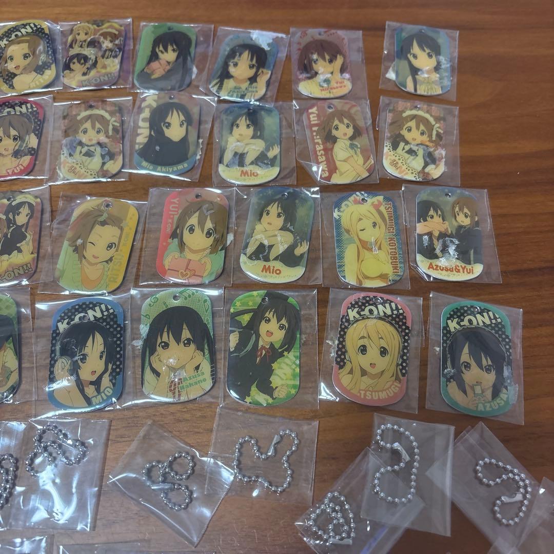 けいおん!!　秋山澪　平沢唯　琴吹紬　メタリックプレート　キーチェーン
