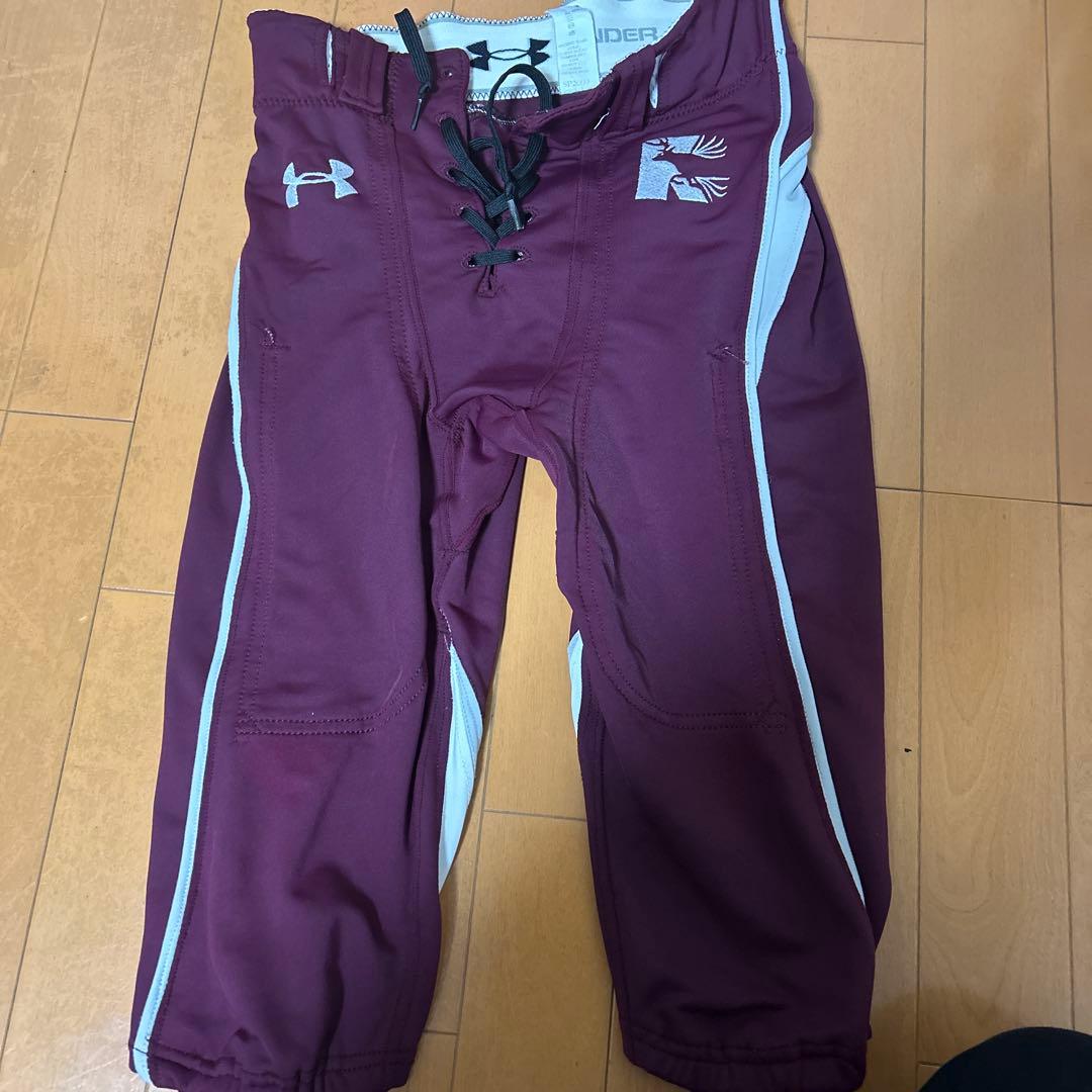 Under Armour他 パッド付きフットボールパンツ