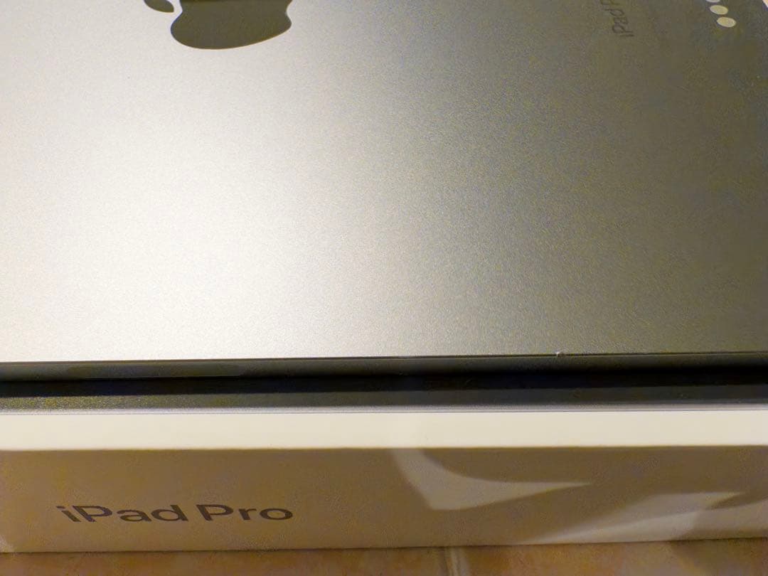 iPad Pro 11インチ4世代128GB M2 バッテリ100%保証内+ペン