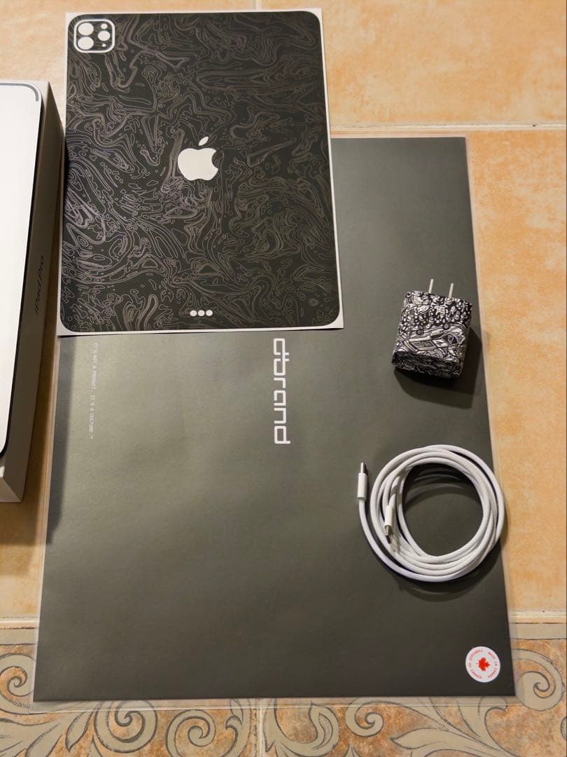 iPad Pro 11インチ4世代128GB M2 バッテリ100%保証内+ペン