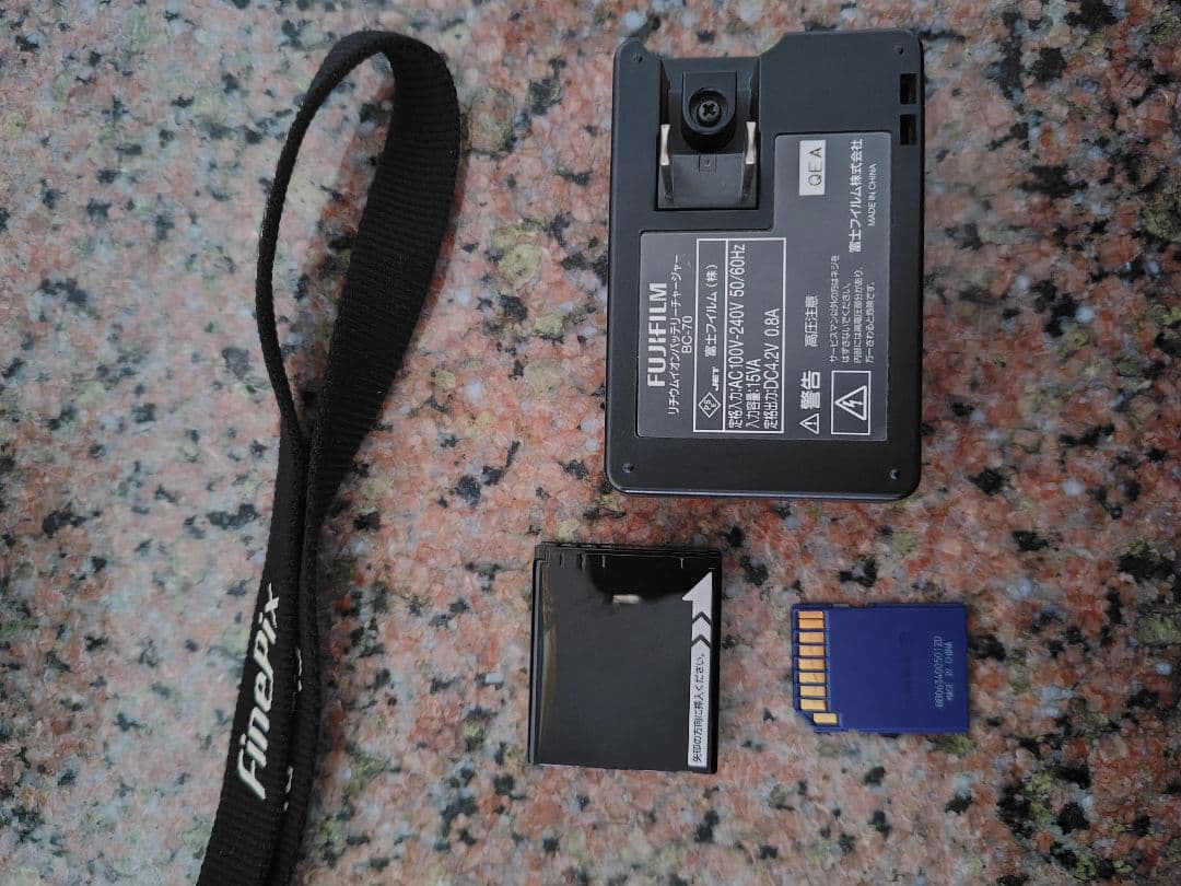 【良品】FUJIFILM FinePix F40fd デジタルカメラ