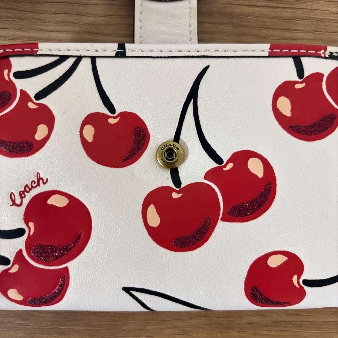 【未使用】Coach チェリー柄 二つ折り財布