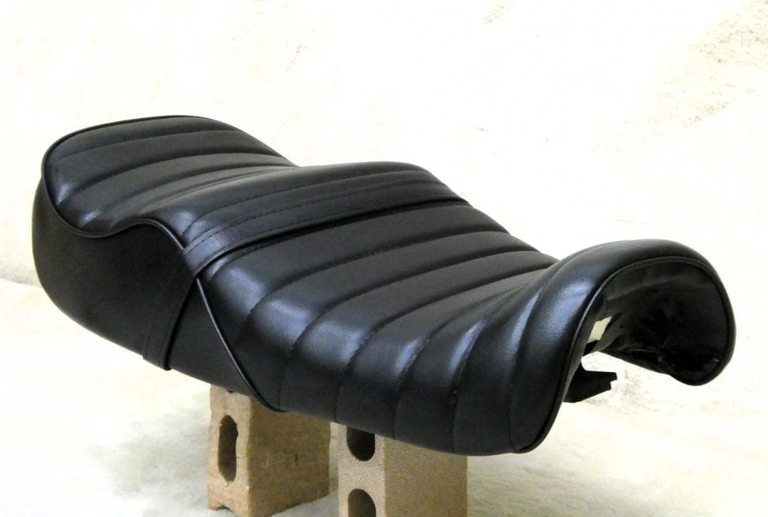 ジェイド250 タックロール シート 黒皮 /完成品 JADE250