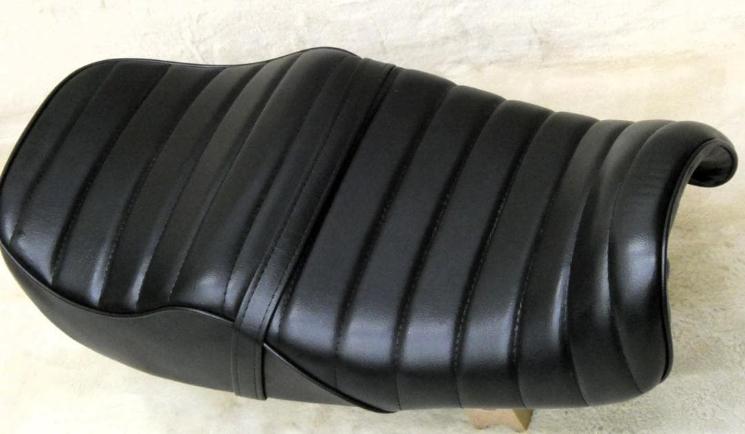 ジェイド250 タックロール シート 黒皮 /完成品 JADE250