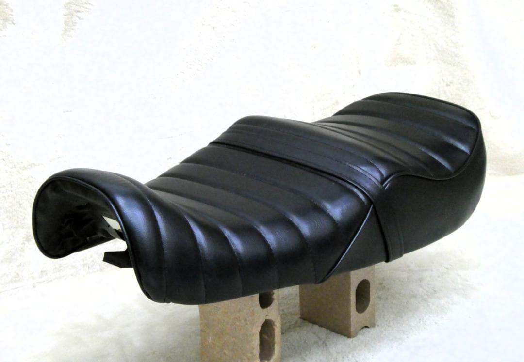 ジェイド250 タックロール シート 黒皮 /完成品 JADE250
