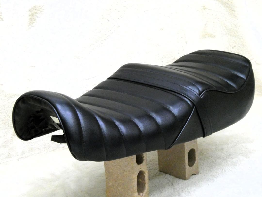 ジェイド250 タックロール シート 黒皮 /完成品 JADE250