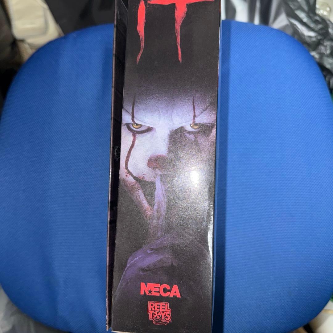 NECA IT ペニーワイズ フィギュア