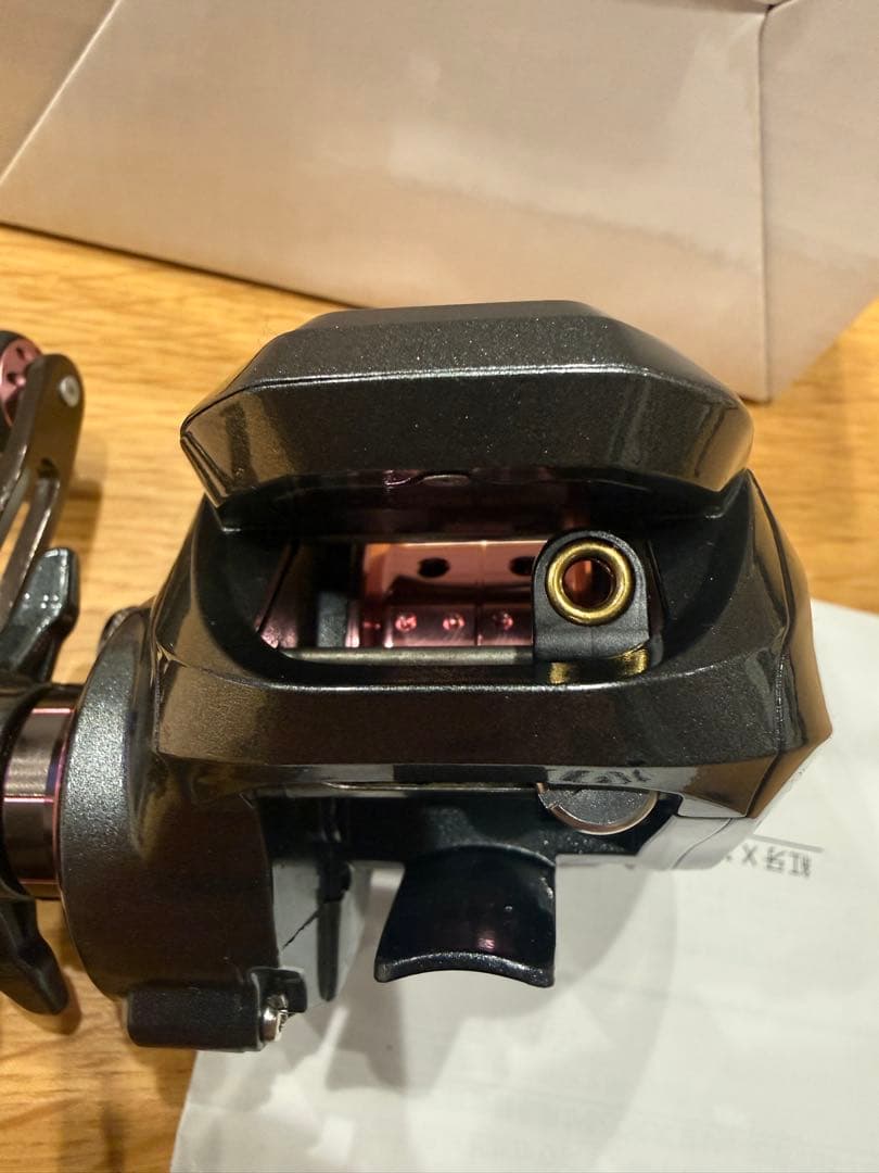 ダイワ　19 紅牙 X IC (右ハンドル) カウンター付き小型両軸リール