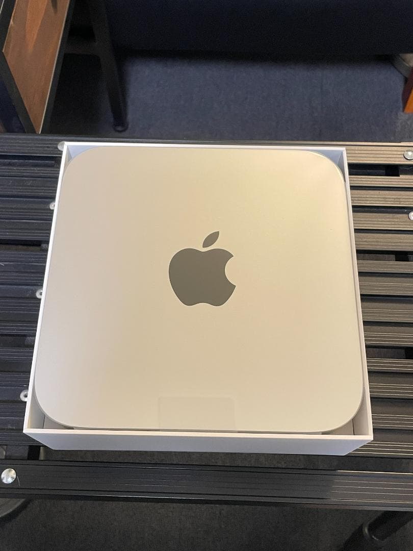 【ほぼ新品】Mac Mini M2 512GB + 新品シリコンカバー