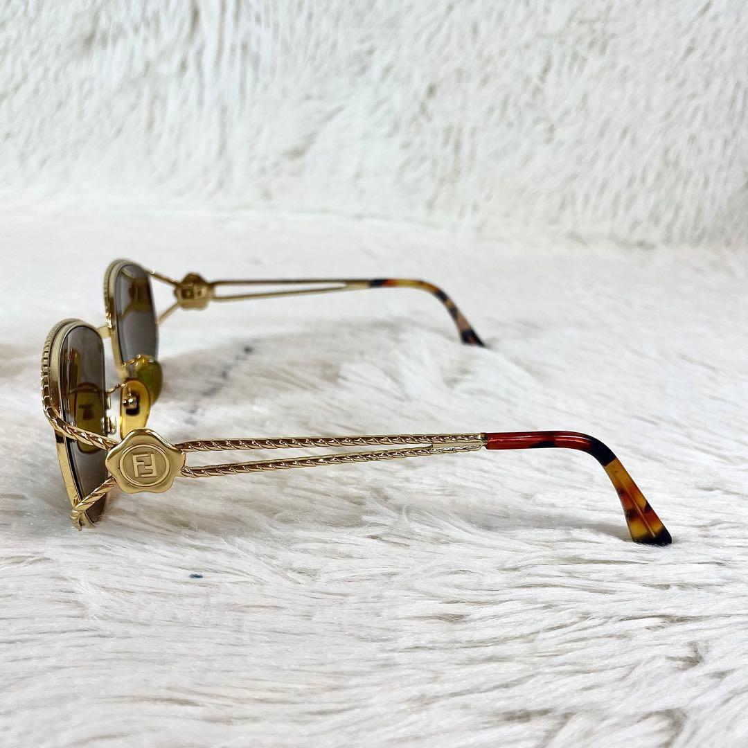 美品　FENDI　サングラス　SL7022　ブラウンレンズ　ゴールドフレーム